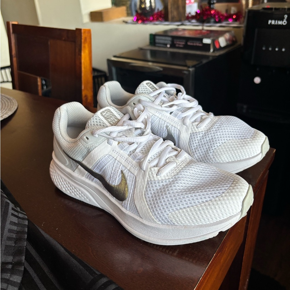 Nike White and Silver Run Swift 2 Sneakers
